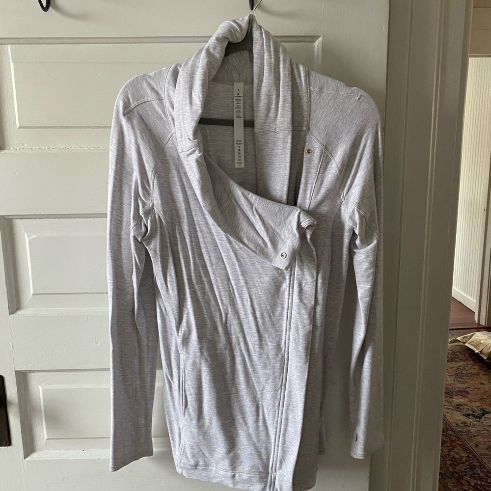 Lululemon grey wrap sweatshirt